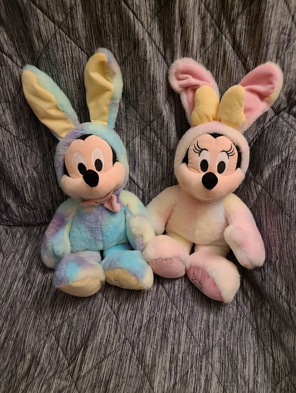 2020 Disney Store Exclusive Easter Mickey And Minnie